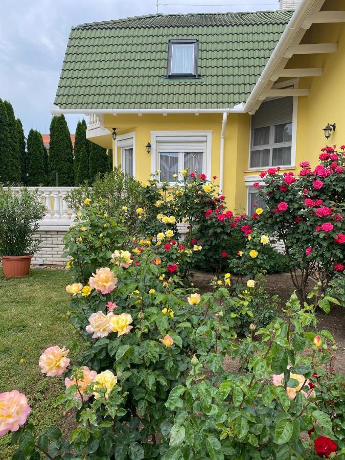 Margareta Apartmanhaz Apartment Hajduszoboszlo Bagian luar foto