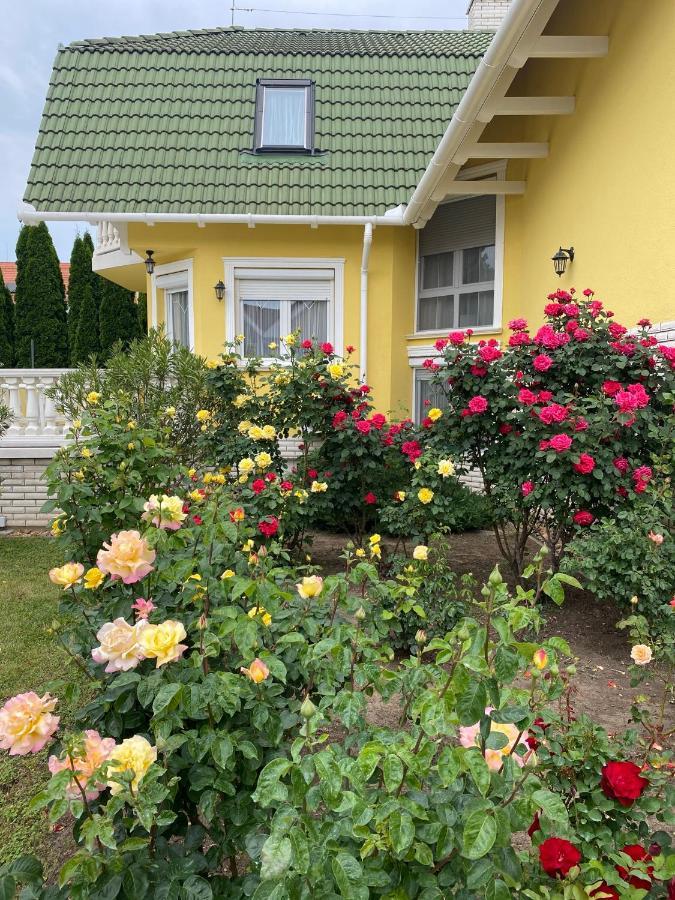 Margareta Apartmanhaz Apartment Hajduszoboszlo Bagian luar foto
