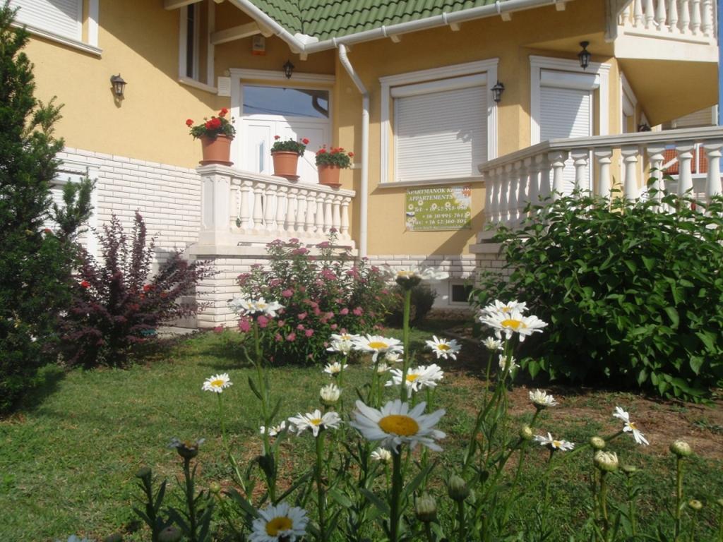 Margareta Apartmanhaz Apartment Hajduszoboszlo Bagian luar foto